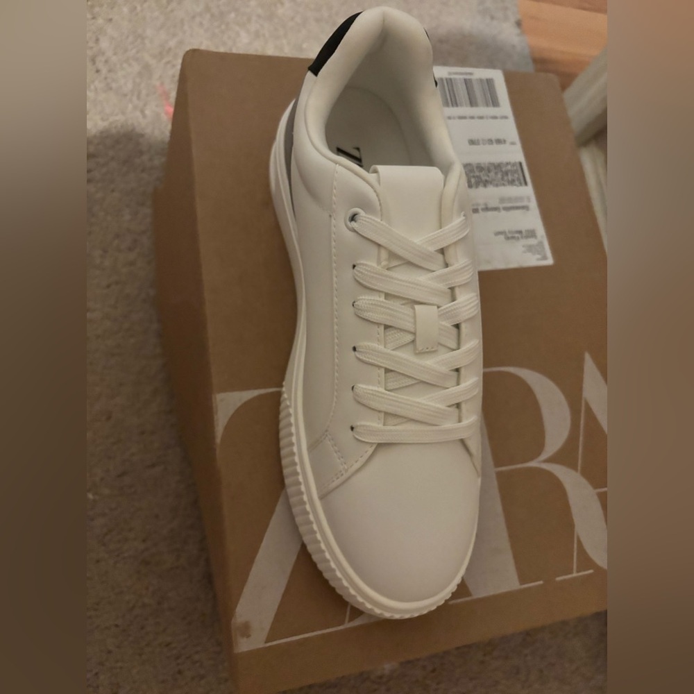 Zara Mens White and Black Tennis Sneakers, US 7.5